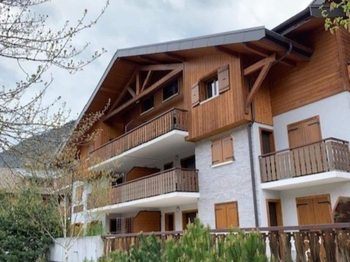 Exterior view, Spacious apartment with balcony in the French Alps, Haute-Savoie