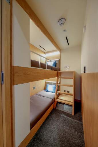 Bedroom 2, Sleepover Doha North Node - Gate C40, Doha