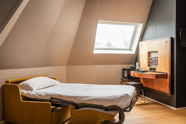 Bedroom 2, Hotel Chateaudun Opera, Paris