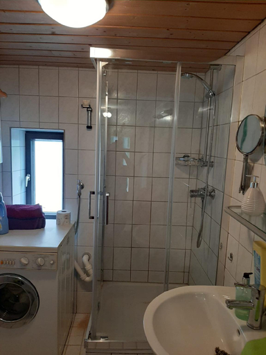 Bathroom 3, Komfortables Ferienhaus Landau für 4 Personen, Dingolfing-Landau