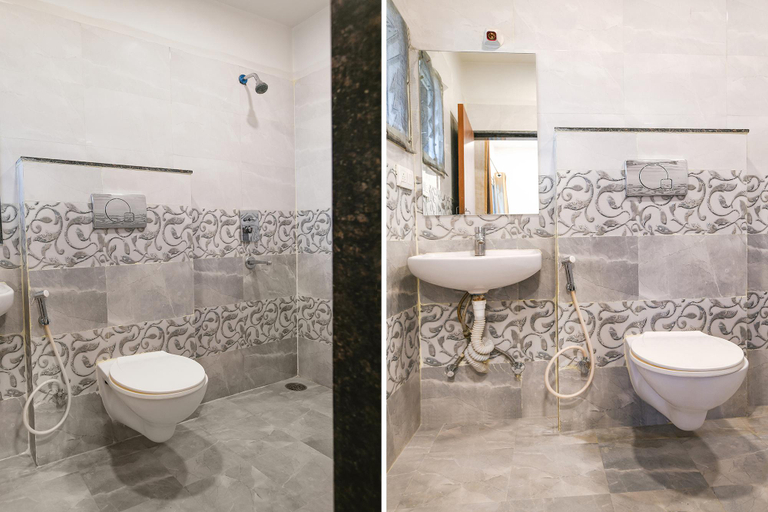 Bathroom 4, Hotel Apple, Indore
