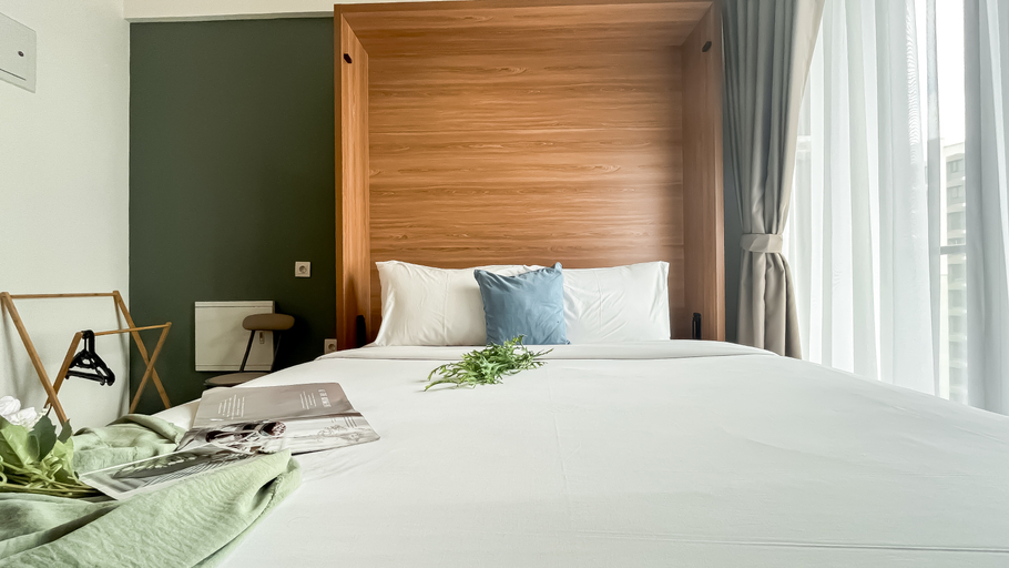 Bedroom 5, Warm Tone Studio at Sky House BSD Apartment By Travelio, Tangerang Selatan