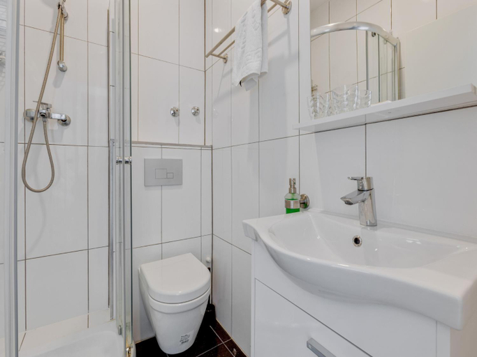 Bathroom, Apartment in Oberhausen near Dusseldorf, Oberhausen