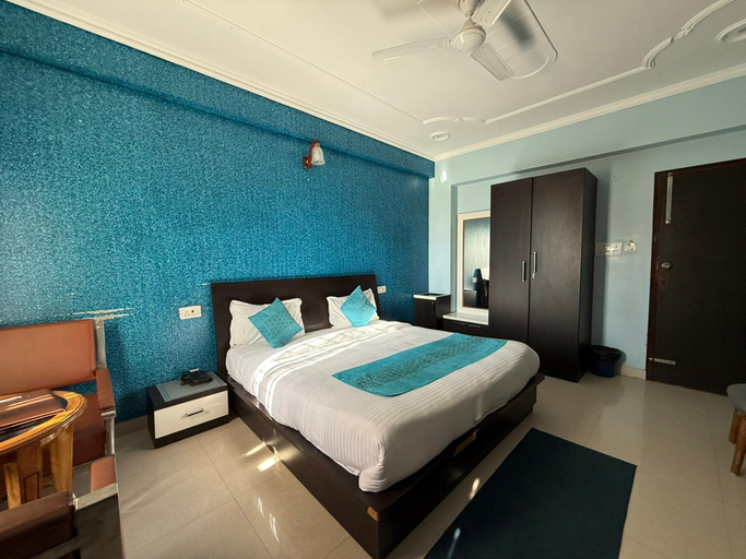 Bedroom 2, Hotel Royal Residency Dhanaulti, Tehri Garhwal