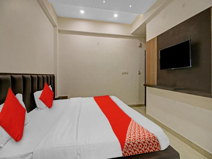 Bedroom, Hotel Four Petals, Bhopal