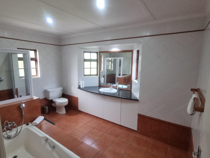 Bathroom 3, Farmlands B and B, Eden