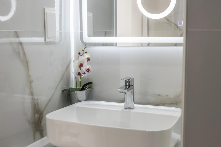 Bathroom 4, Lantiana Gardens