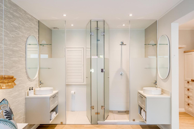 Shower 4, 6bed Villa by Camps Bay Beach Seven the Drive, City of Cape Town