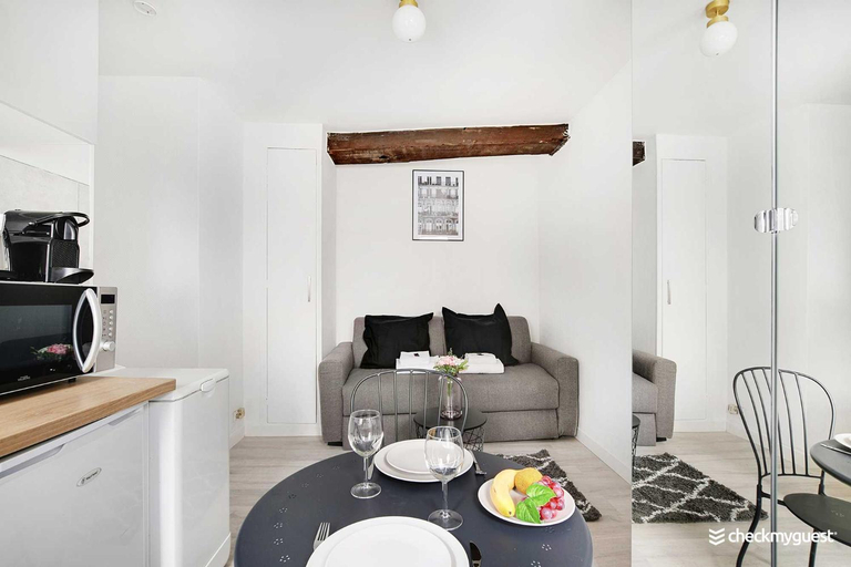 Guestroom, Amazing Studio in the heart of the Marais, Paris