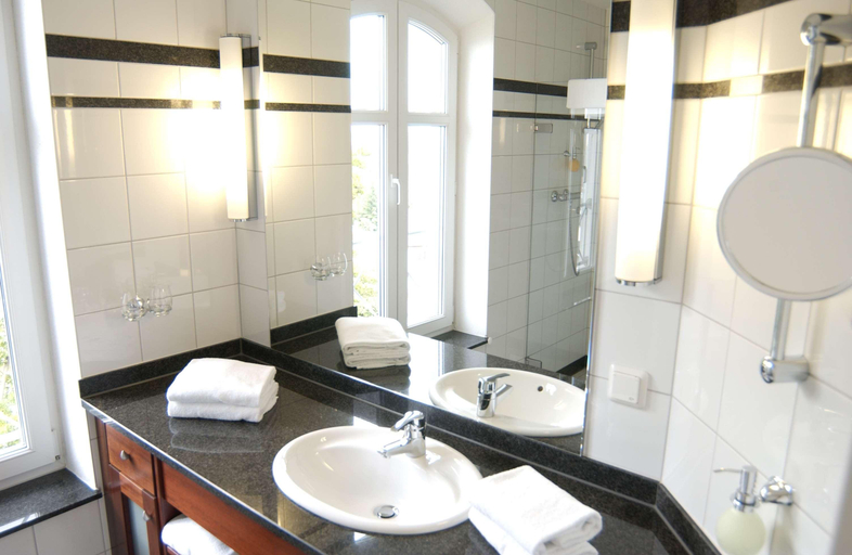 Bathroom 5, Vju Hotel Rügen, Vorpommern-Rügen