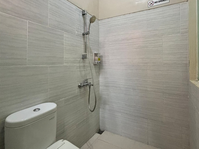 Bathroom, Homestay Harmony Syariah RedPartner near Juanda T2, Surabaya