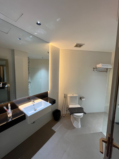 WYNS Hotel Bandung - Tap to explore photos
