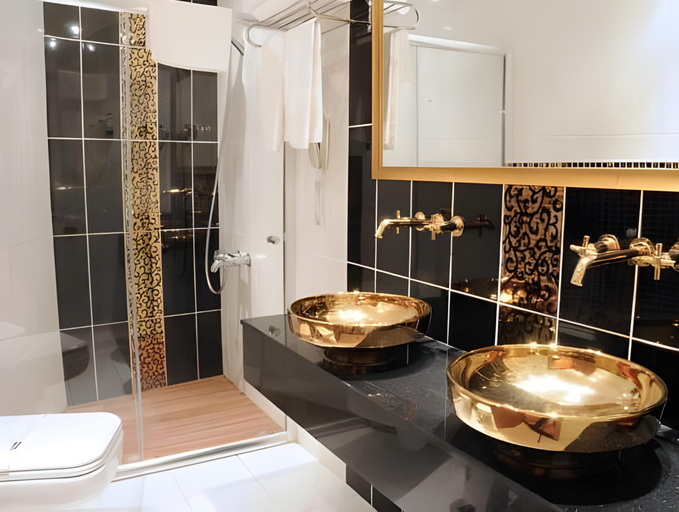 Bathroom 4, Sahil Martı Hotel, Merkez