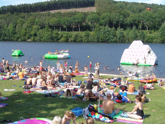 Sport & Beauty 4, Ferienbungalows nahe Kronenburger See mit sonniger Terrasse, Vulkaneifel