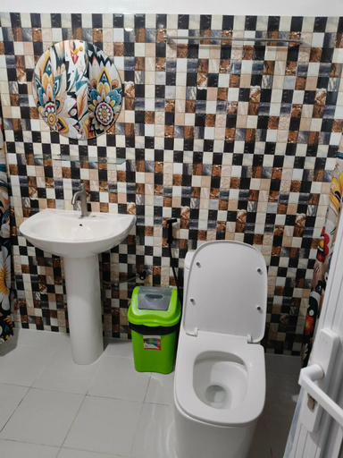 Bathroom 5, Mope Beach Resort, San Narciso