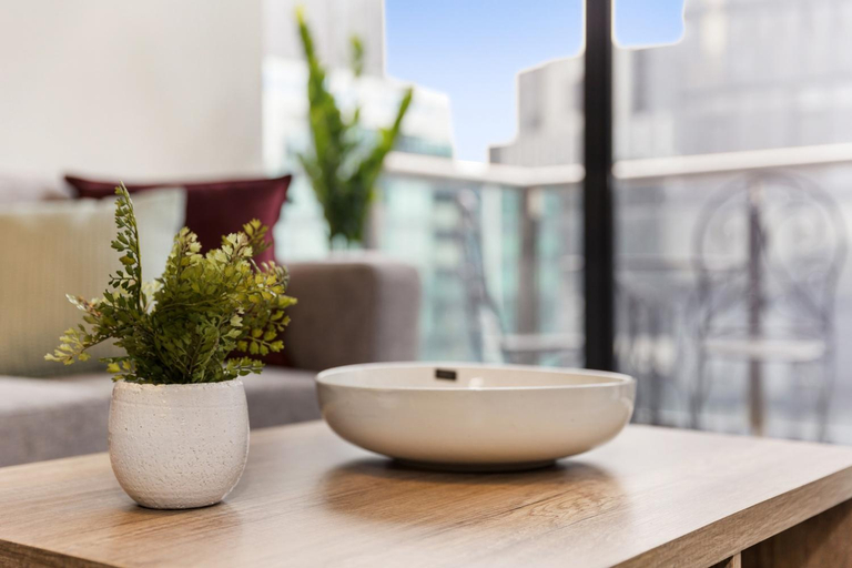 Others 3, Luxe 2-Bed Apartment with River Views Near Casino, Melbourne