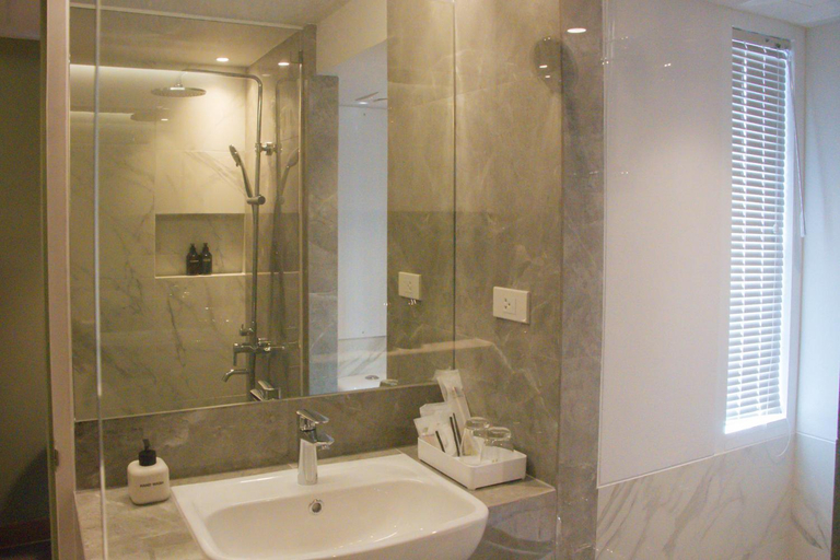 Bathroom 4, Hotel Holm Bangkok, Din Dang