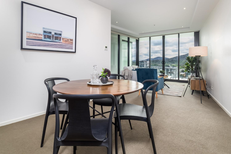 2, Executive Balcony Apartment in Central Canberra, Canberra
