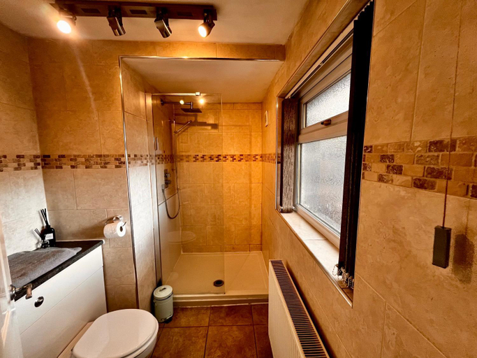 Bathroom 3, Squirrel Cottage, Stoke-on-Trent