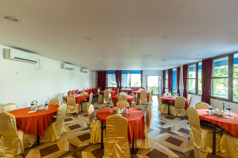 Food & Drinks 5, AAMA GARDEN SAURAHA, Narayani