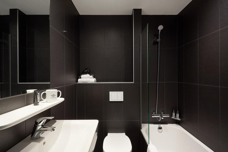 Bathroom, The Social Hub Amsterdam West 4*, Amsterdam