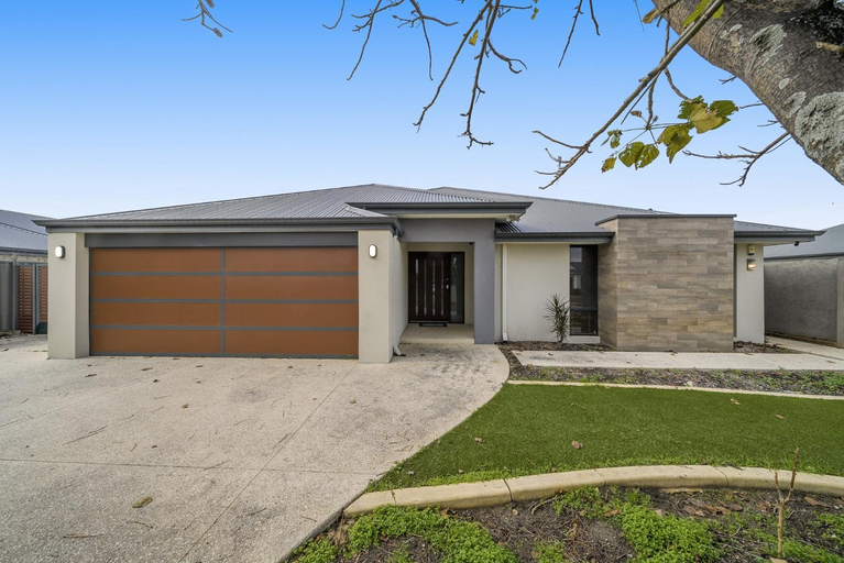 4, Spacious 4-Bed House with Outdoor Area, Serpentine-Jarrahdale