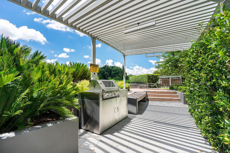 Others 2, Center 1-Bed with Gym, BBQ and Stunning Views, Canberra