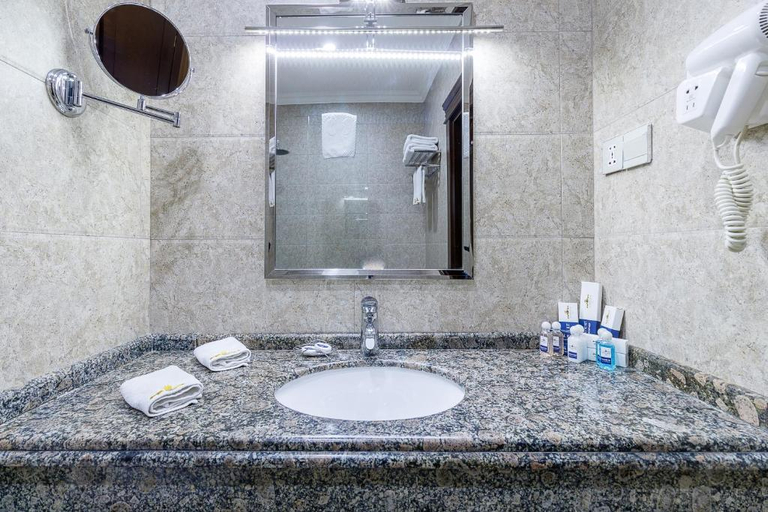 Bathroom 3, Qushbegi Plaza Hotel, Tashkent City
