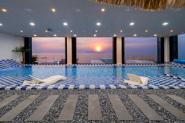 Sport & Beauty 2, Bonita Caravan