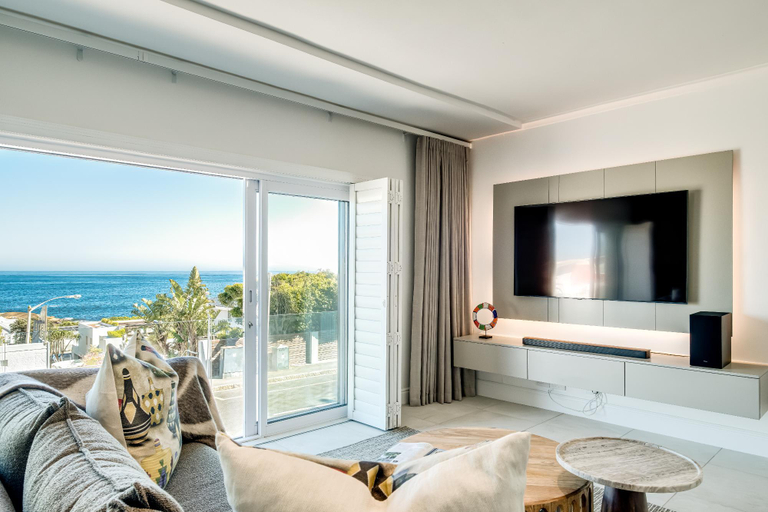2, Peaceful Apartment in Camps Bay Sapphire Tide Suit, City of Cape Town