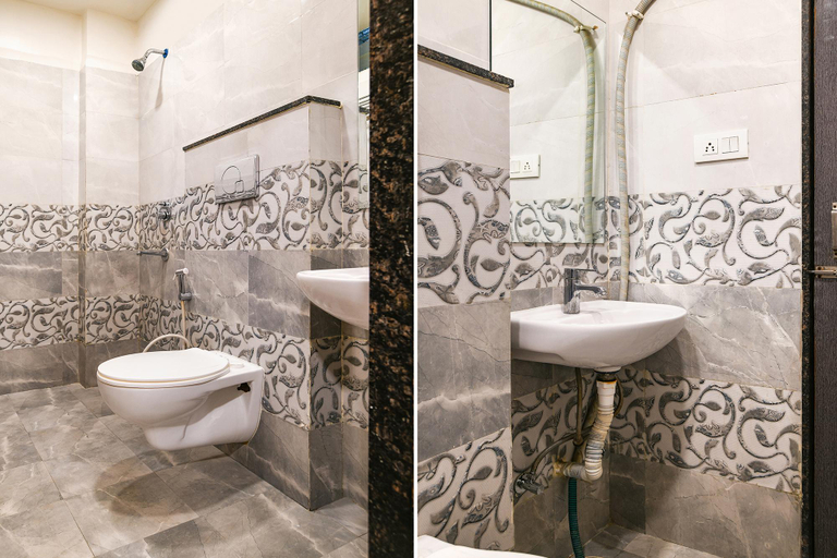 Bathroom 4, Hotel Apple, Indore