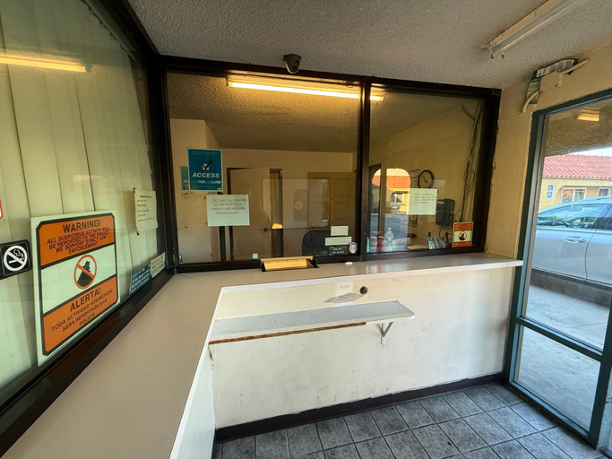 Public Area 3, Rocky Inn Motel, Los Angeles