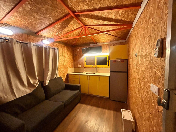 Others 5, Caravan Hostel Tel Aviv By Roger Age 18-45