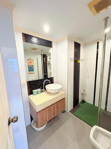 Bathroom 2, Amazon Residence Pattaya - One Bedroom Apartment, Pattaya