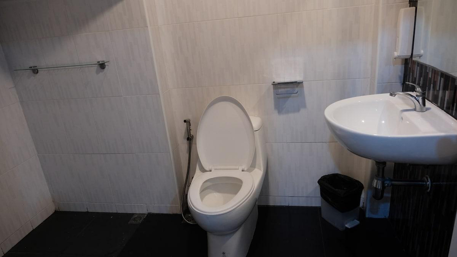 Bathroom 3, Modern Private Pool Villa in Sukhumvit, Bang Na