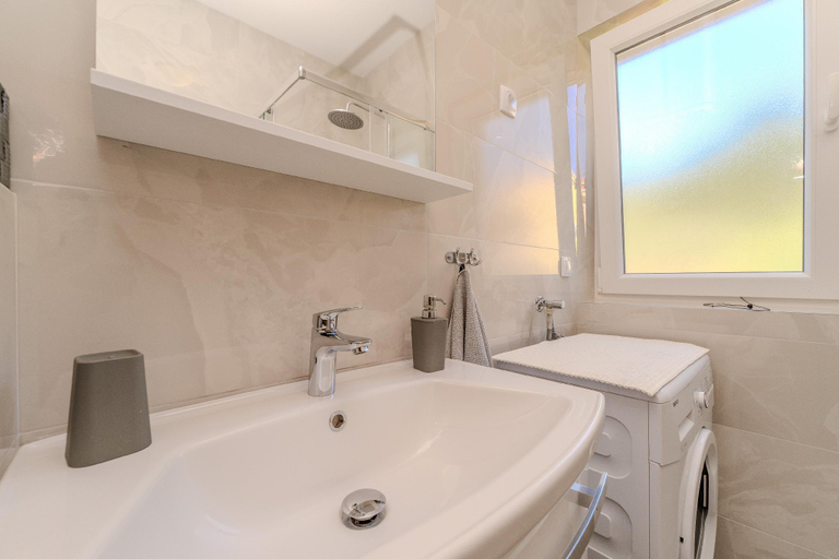 Bathroom 3, Apartment by the sea and with beautiful view, 2 bedrooms, 4 persons, Preko