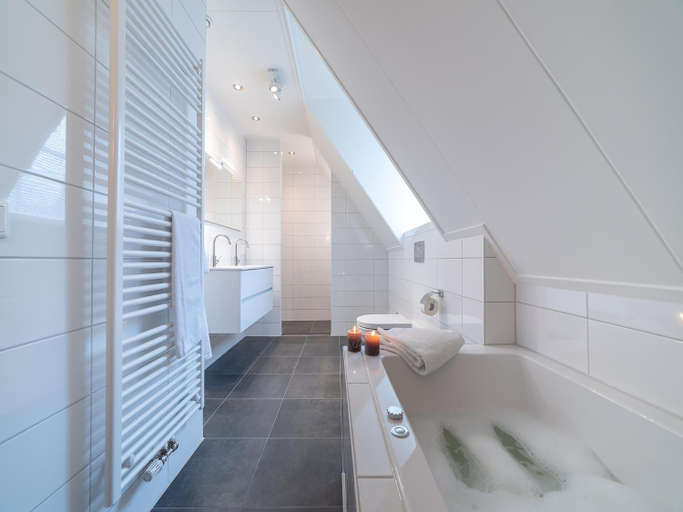 Bathroom 3, Villa in Zeeland near Oosterschelde Park, Noord-Beveland