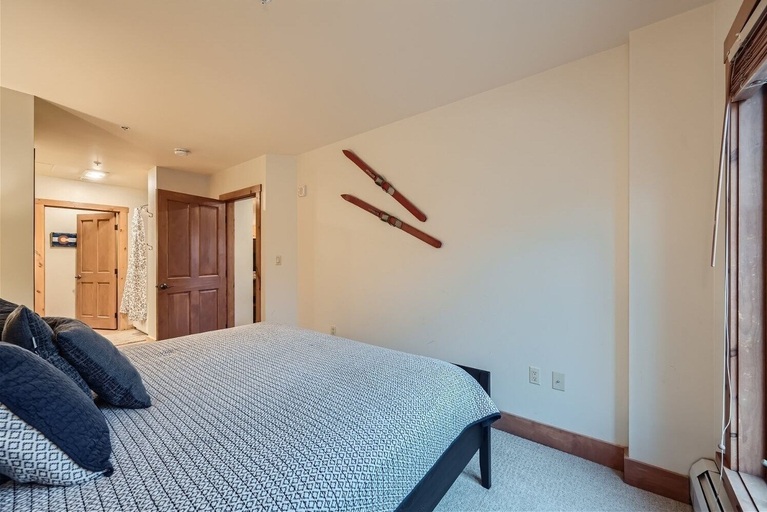 Room 3, 8619 Expedition Station 2 Bedroom Condo by RedAwning, Summit