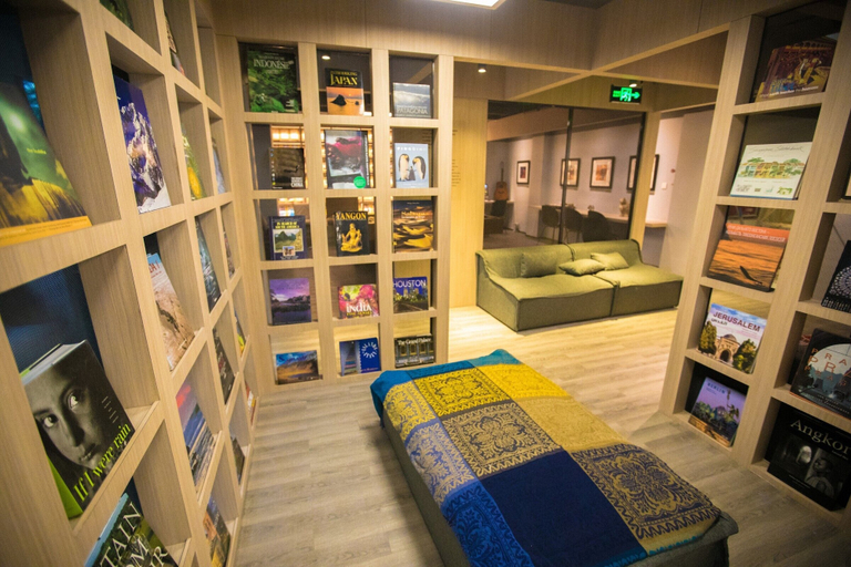 Lobby sitting area 3, Chengdu Desti Youth Park Hostel Chunxi Road, Chengdu