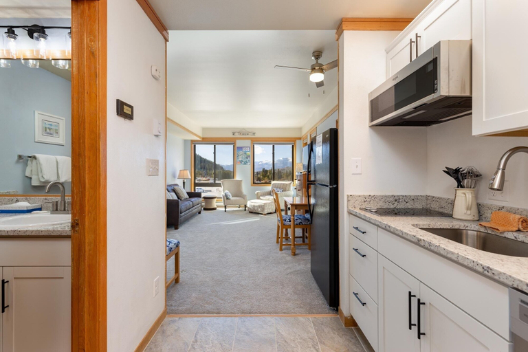 Interior 3, 2756 Slopeside Condo, Summit