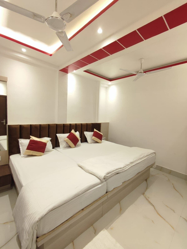 Room 5, S S Guest House, Varanasi