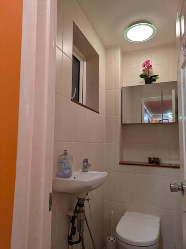 Bathroom 4, Central Large House close to Heathrow, Slough