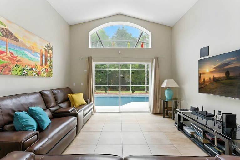 Living area 4, Cozy 4BR Villa w/ Priv Pool Lake Berkley Resort, Osceola