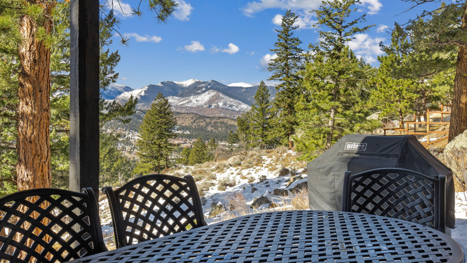 Outdoor dining 5, Dances With Wolves Vacation At Windcliff 3 Bedroom Home by RedAwning, Larimer