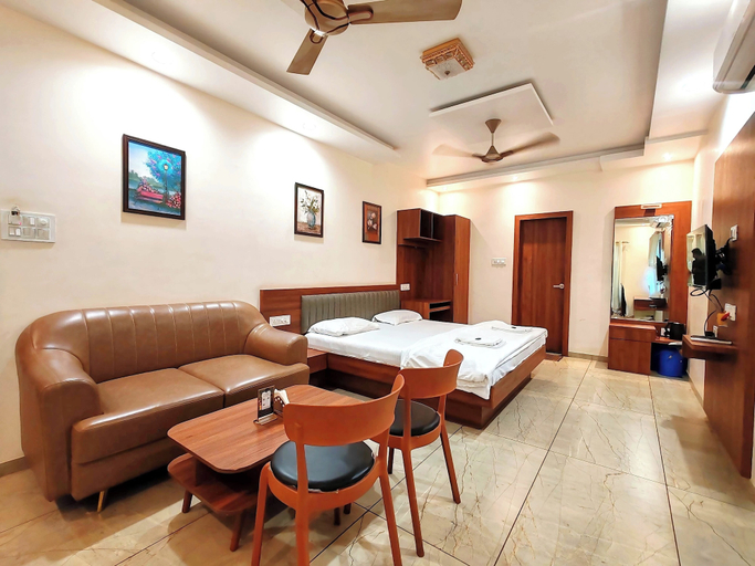Room 4, Hotel Meera Regency, Ratnagiri