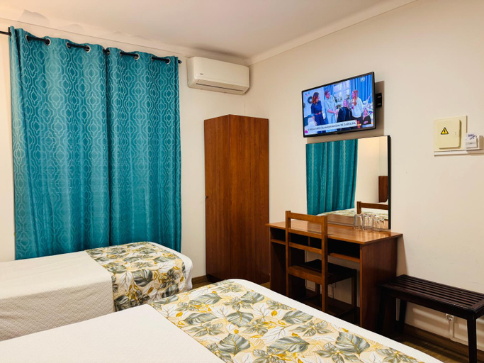 Bedroom 3, Residencial Camoes, Lisbon