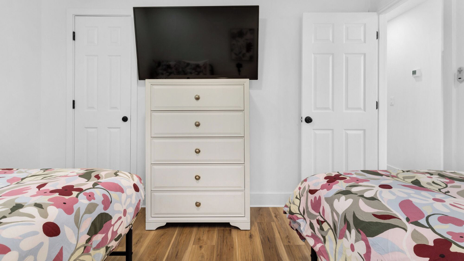 Bedroom 2, Beachside Villas, Walton