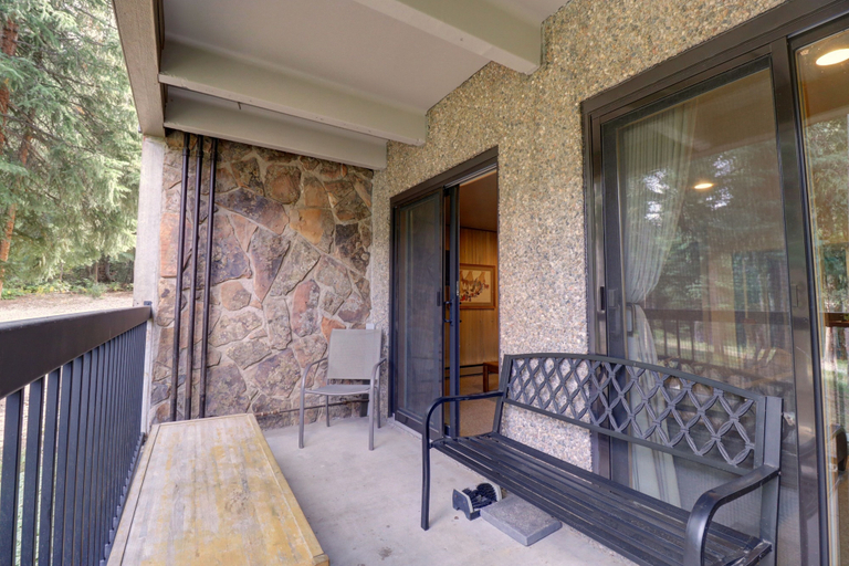 Terrace/patio 5, Huge Ski-In Ski-Out Condo - CM116 by RedAwning, Summit