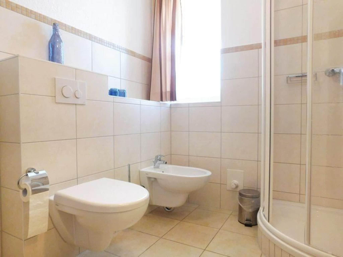 Bathroom 3, liebevoll eingerichtetes Appartement, Mecklenburgische Seenplatte