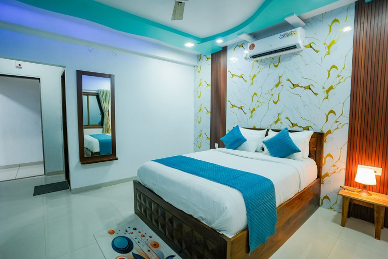 Room 4, Sai Hill's Holiday's, Satara